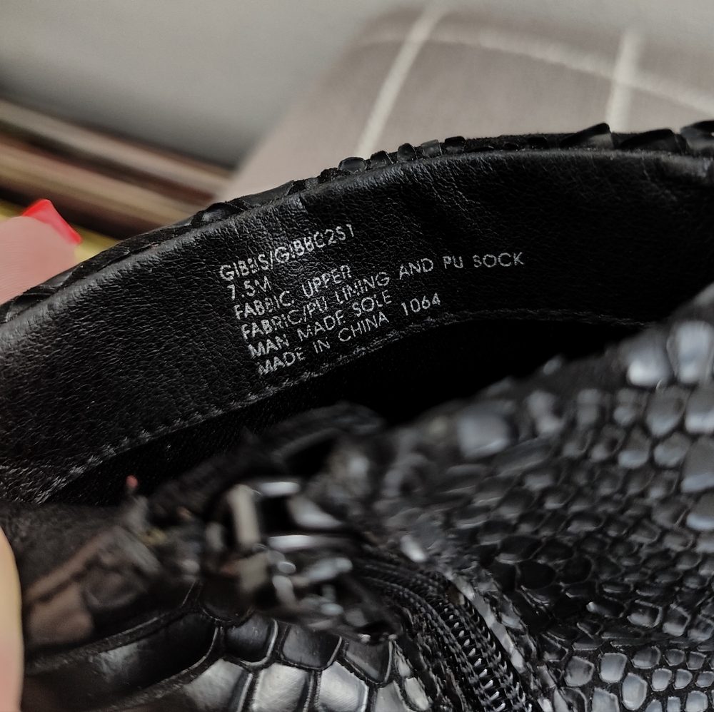 Steve Madden Gibbs Booties - Picture 10 of 11